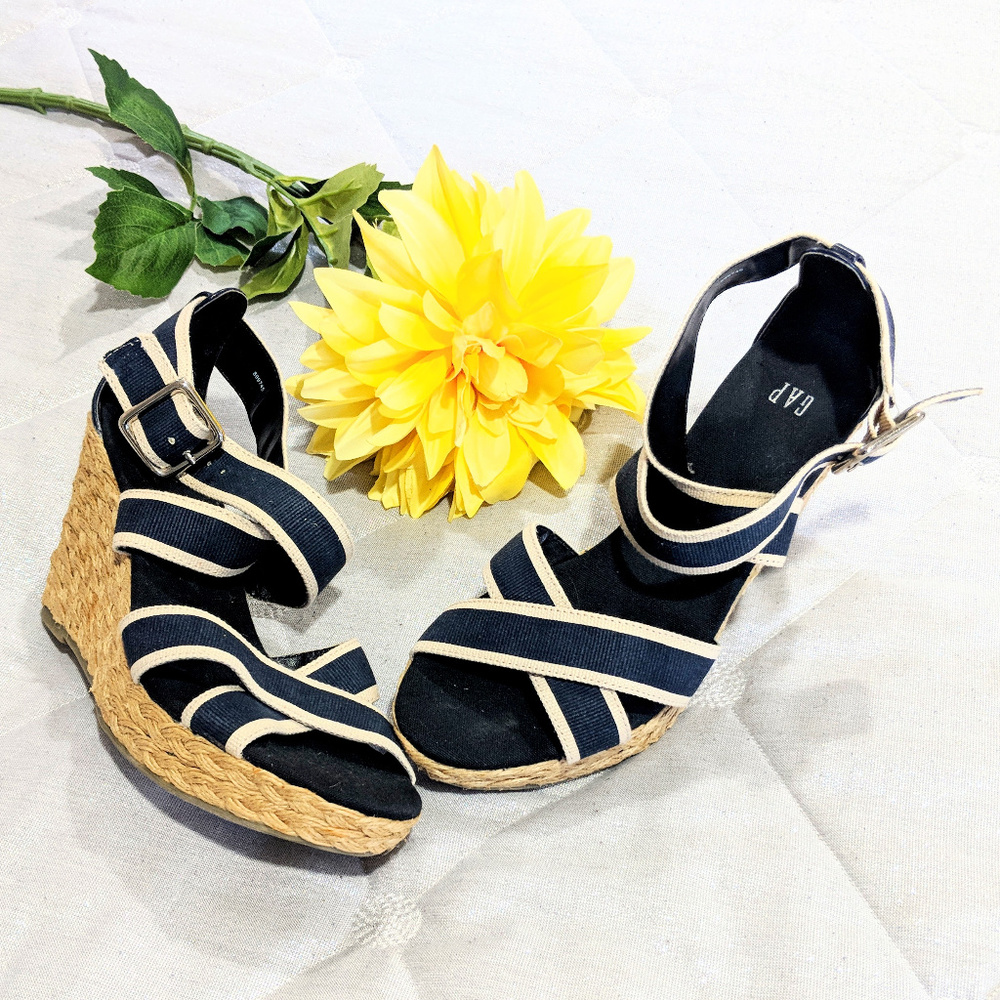 GAP Navy and White Wedges Espadriles Sz 7